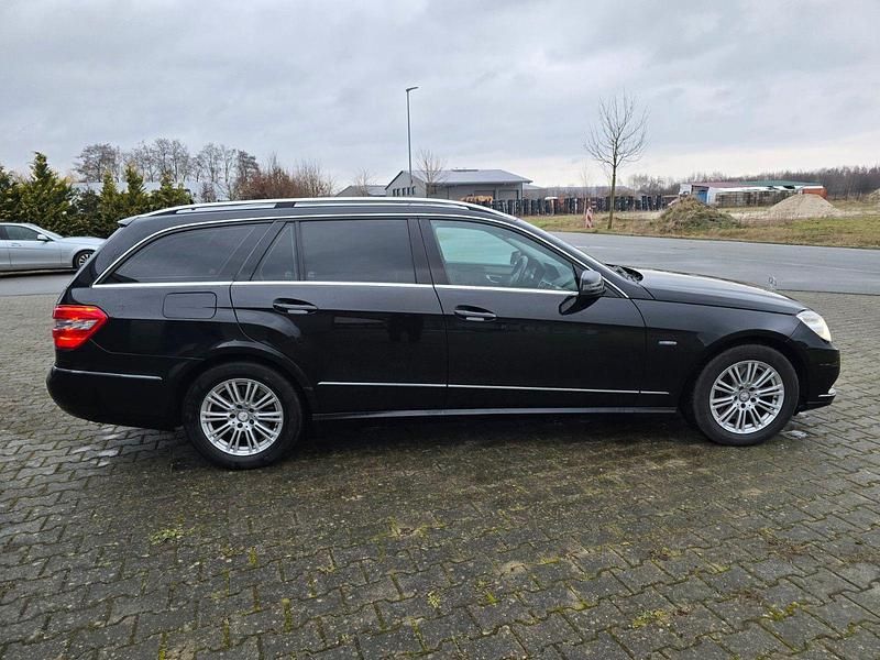 Gebraucht Mercedes E350 231 PS (169 kW) 2010 Schwarz Kombi