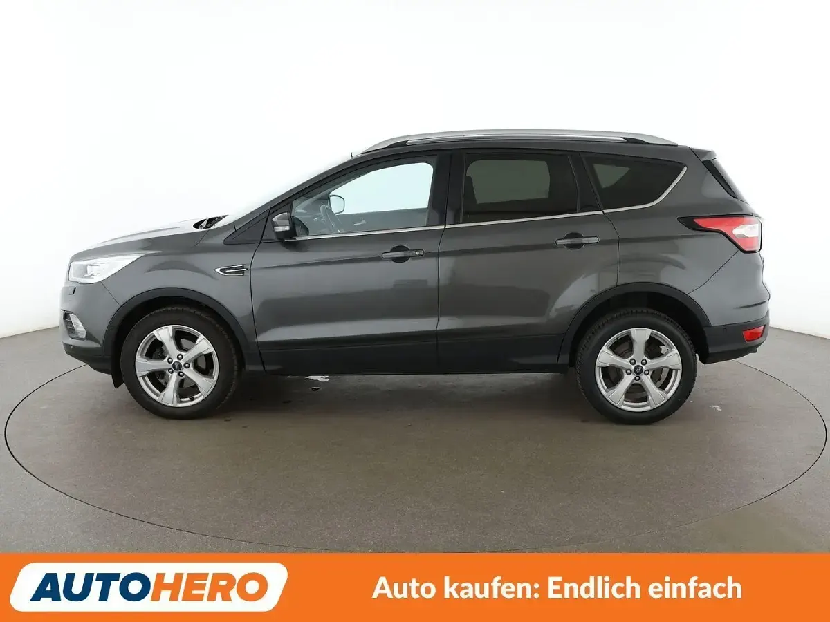 Gebraucht Ford Kuga Titanium 150 PS (110 kW) 2018 Grau SUV