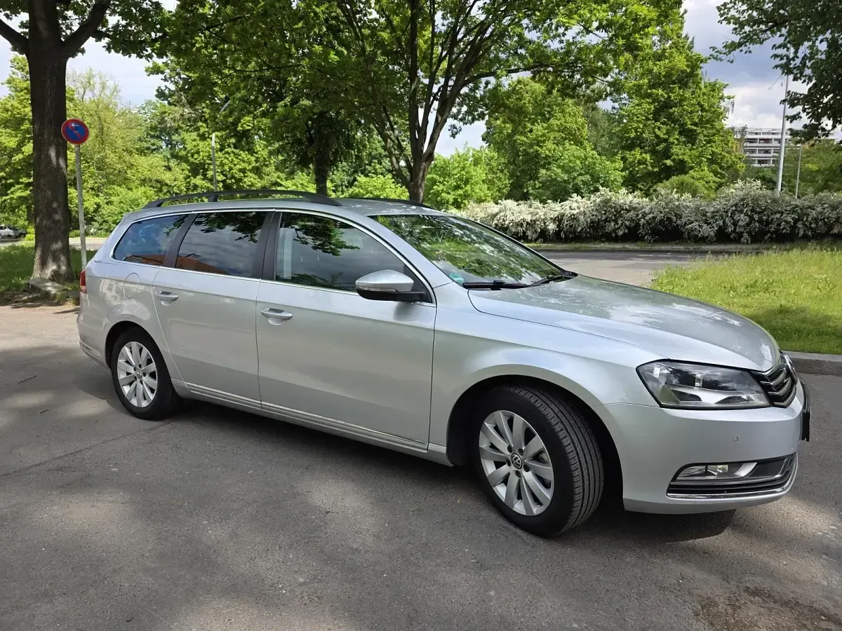 Gebraucht VW Passat 140 PS (102 kW) 2012 Silber Kombi