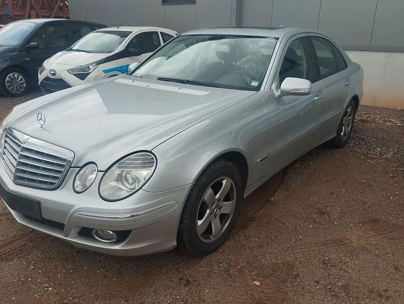 Gebraucht Mercedes E200 184 PS (135 kW) 2007 Silber Limousine