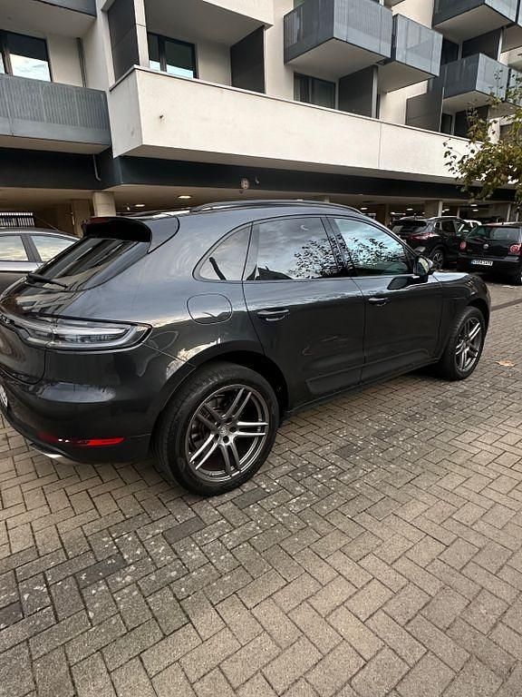 Gebraucht Porsche Macan 245 PS (180 kW) 2021 Grau SUV