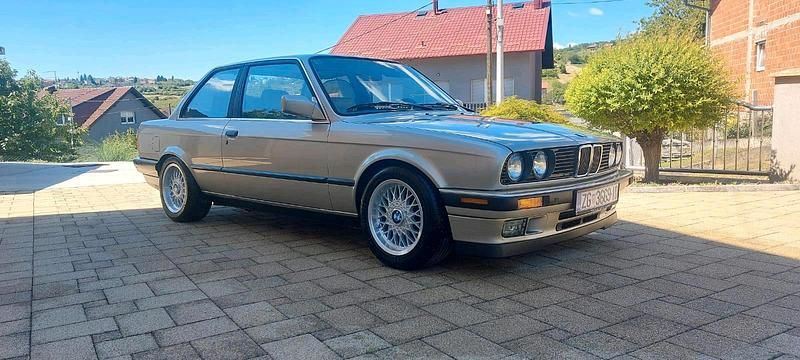 Beige Gebraucht 1989 BMW 325 Sport Line Coupé | 21.000 € - Bild 1/4