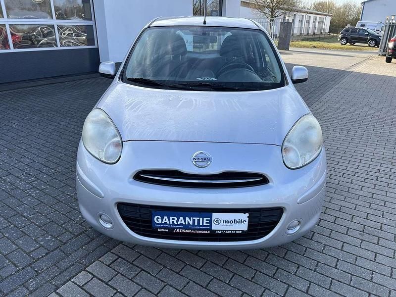 Gebraucht Nissan Micra Acenta 80 PS (58 kW) 2011 New silver (m) Kleinwagen
