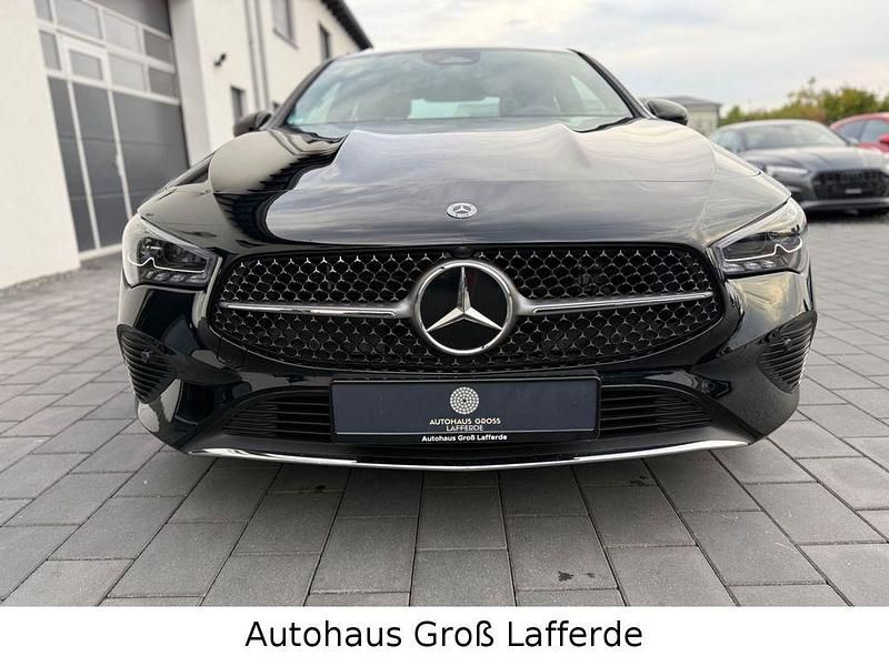 Gebraucht Mercedes CLA250e Progressive 218 PS (160 kW) 2024 Schwarz Limousine