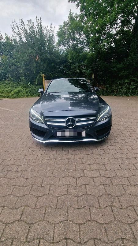 Grau Gebraucht 2015 Mercedes C250 AMG Limousine | 18.350 € (Fairer Preis) - Bild 1/4