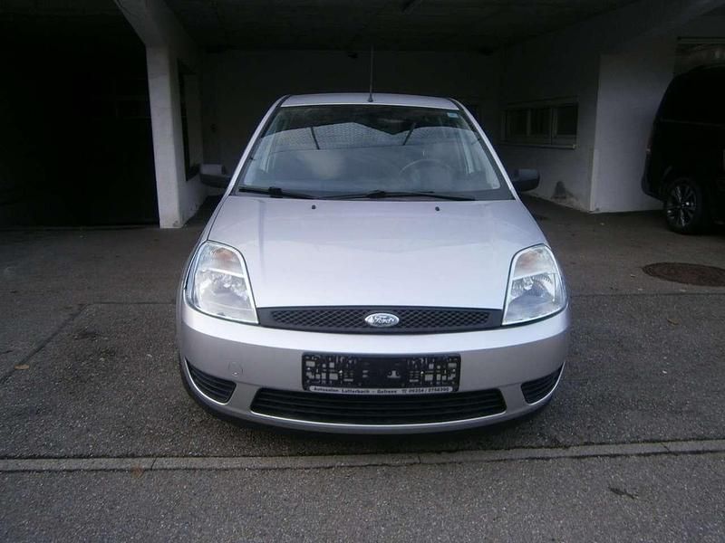 Gebraucht Ford Fiesta 80 PS (58 kW) 2005 Silber Kleinwagen