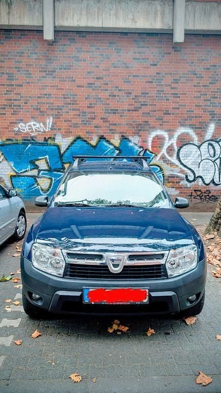 Blau Gebraucht 2013 Dacia Duster Lauréate SUV | 4.690 € (Guter Preis) - Bild 1/4
