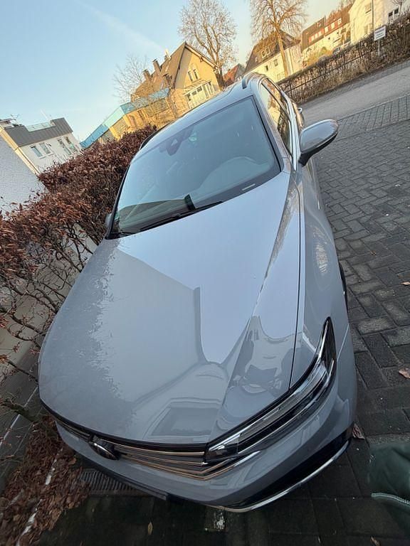 Gebraucht VW Passat Business 122 PS (89 kW) 2022 Grau Kombi