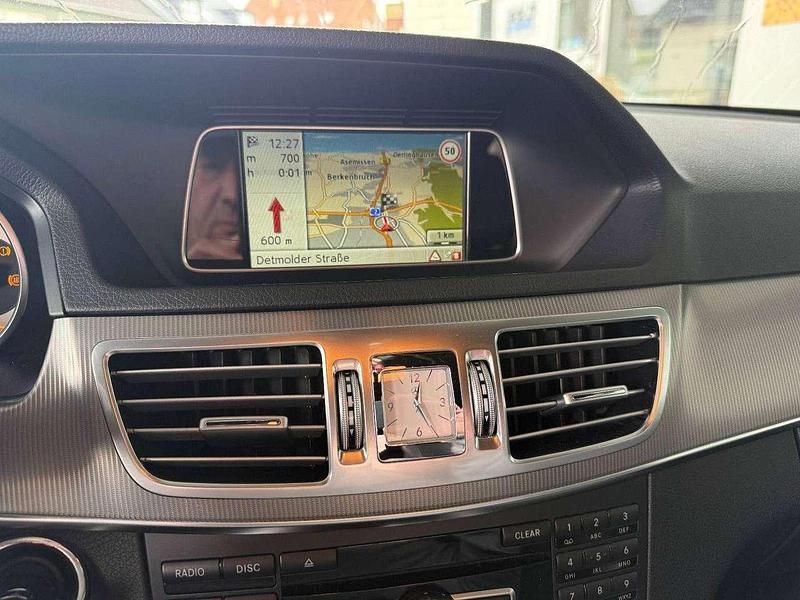 Gebraucht Mercedes E300 231 PS (169 kW) 2014 Selenitgrau Limousine