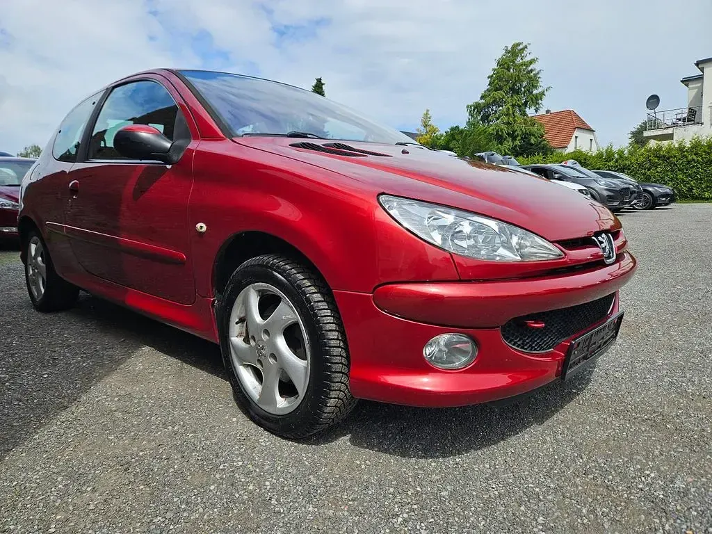 Gebraucht Peugeot 206 Tendance 109 PS (80 kW) 2005 Rot Kleinwagen