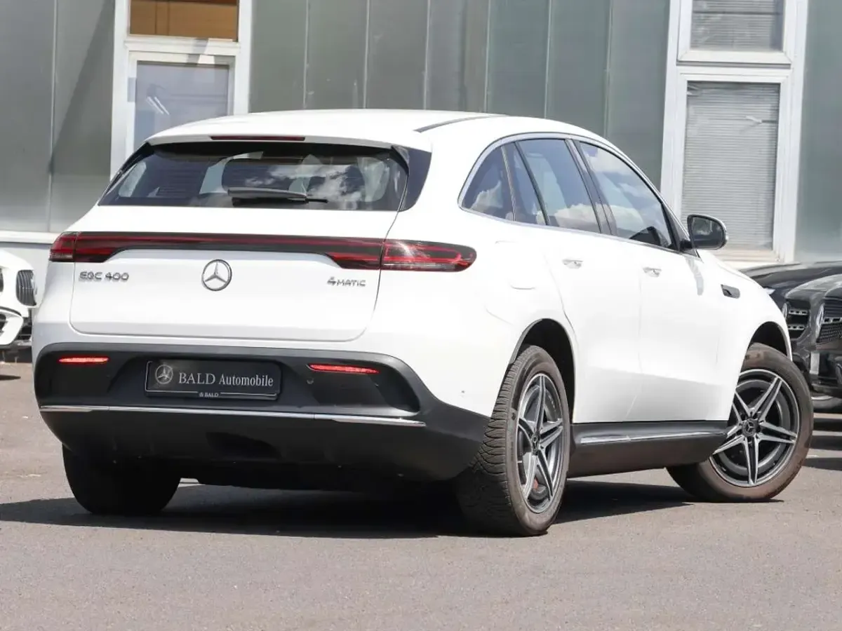 Gebraucht Mercedes EQC400 AMG 300 kW (408 PS) 2023 Unilack polarweiß SUV