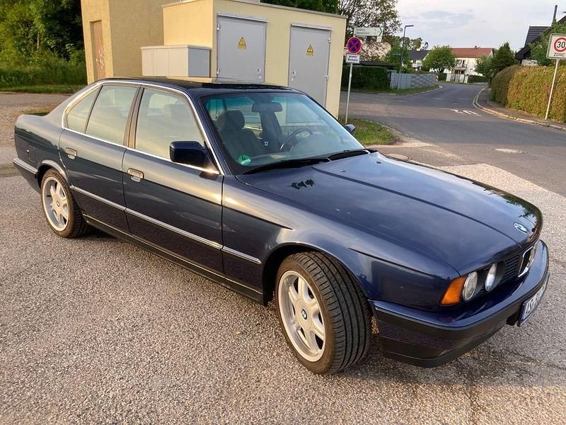 Gebraucht BMW 525 192 PS (141 kW) 1992 Blau Kombi