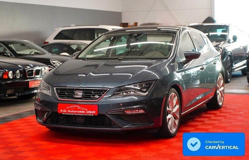 Grau Gebraucht 2019 Seat Leon FR Limousine | 18.950 € (Fairer Preis) - Bild 1/4