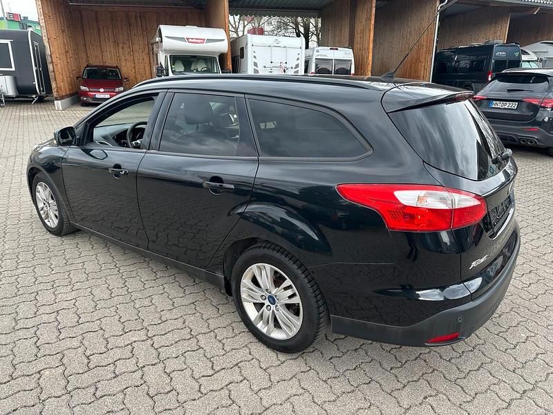 Gebraucht Ford Focus 125 PS (91 kW) 2014 Schwarz Kombi