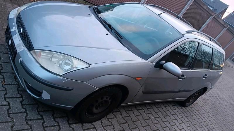 Gebraucht Ford Focus 100 PS (73 kW) 2002 Grau Kombi
