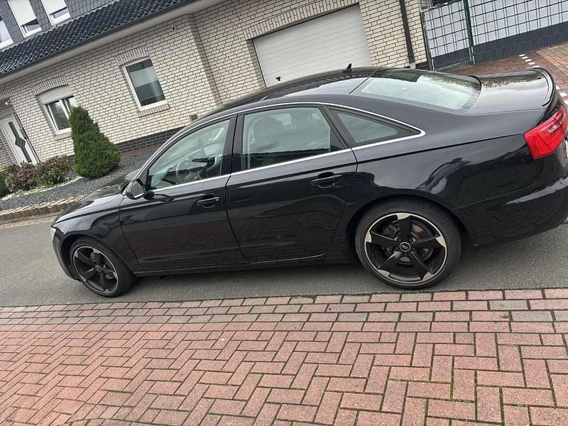 Schwarz Gebraucht 2011 Audi A6 Limousine | 7.000 € (Superpreis) - Bild 1/4