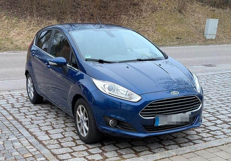 Gebraucht Ford Fiesta Titanium 101 PS (74 kW) 2016 Blau Kleinwagen