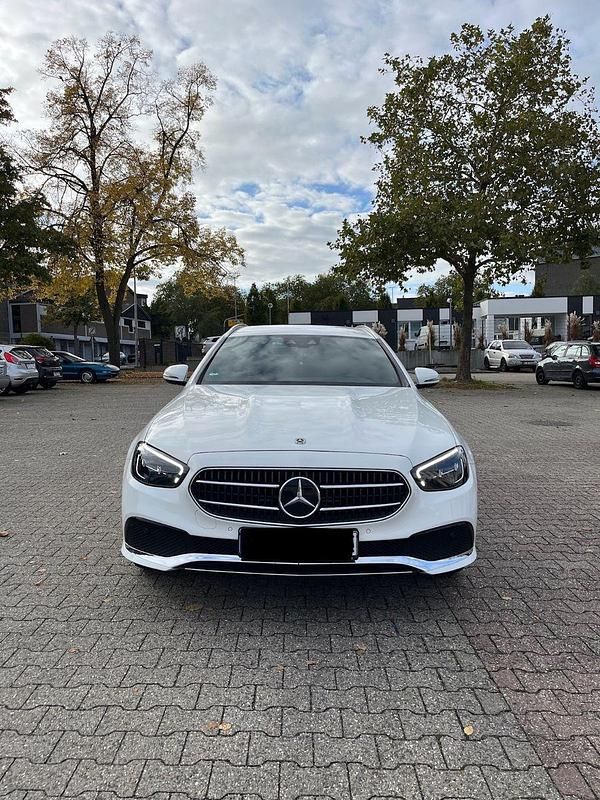 Weiß Gebraucht 2021 Mercedes E300 Kombi | 22.999 € (Superpreis) - Bild 1/4