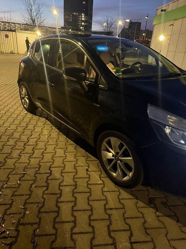 Gebraucht Renault Clio IV 66 PS (48 kW) 2016 Schwarz Kleinwagen