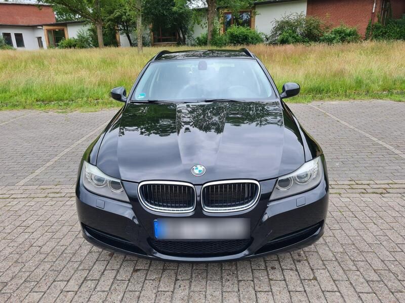 Schwarz Gebraucht 2012 BMW 316 Kombi | 5.400 € (Guter Preis) - Bild 1/4