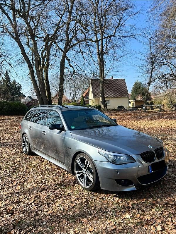 Gebraucht BMW 530 235 PS (172 kW) 2009 Grau Kombi