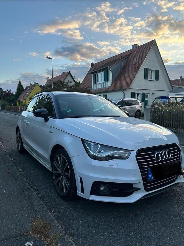 Weiß Gebraucht 2013 Audi A1 Kleinwagen | 6.390 € (Guter Preis) - Bild 1/4