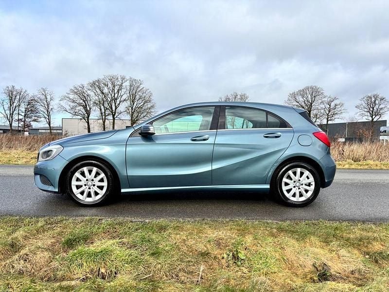 Gebraucht Mercedes A180 109 PS (80 kW) 2013 Blau Limousine