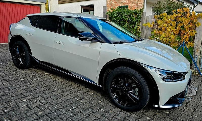 Weiß Gebraucht 2021 Kia EV6 4 SUV | 27.250 € (Fairer Preis) - Bild 1/4