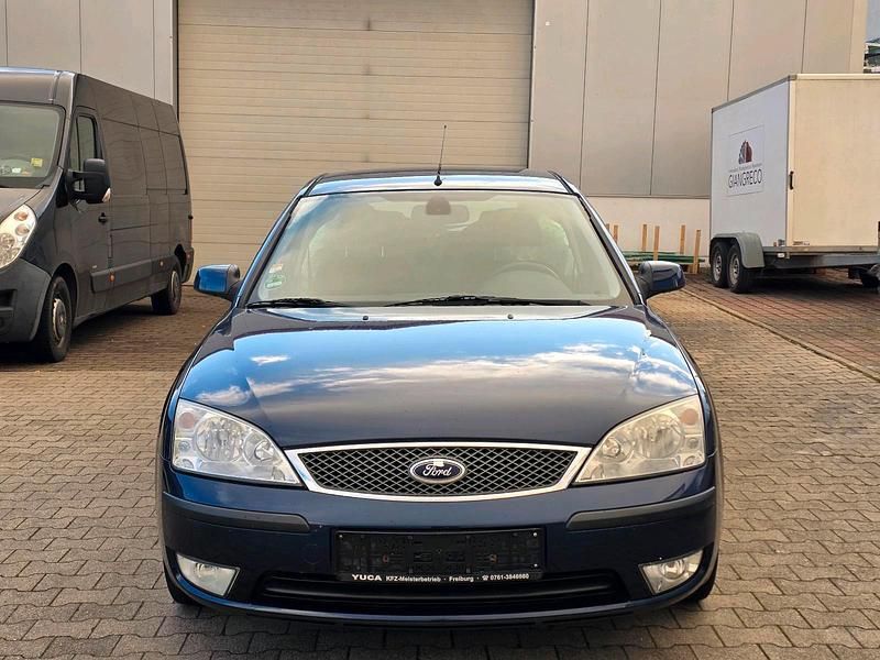 Gebraucht Ford Mondeo 145 PS (106 kW) 2005 Blau Limousine