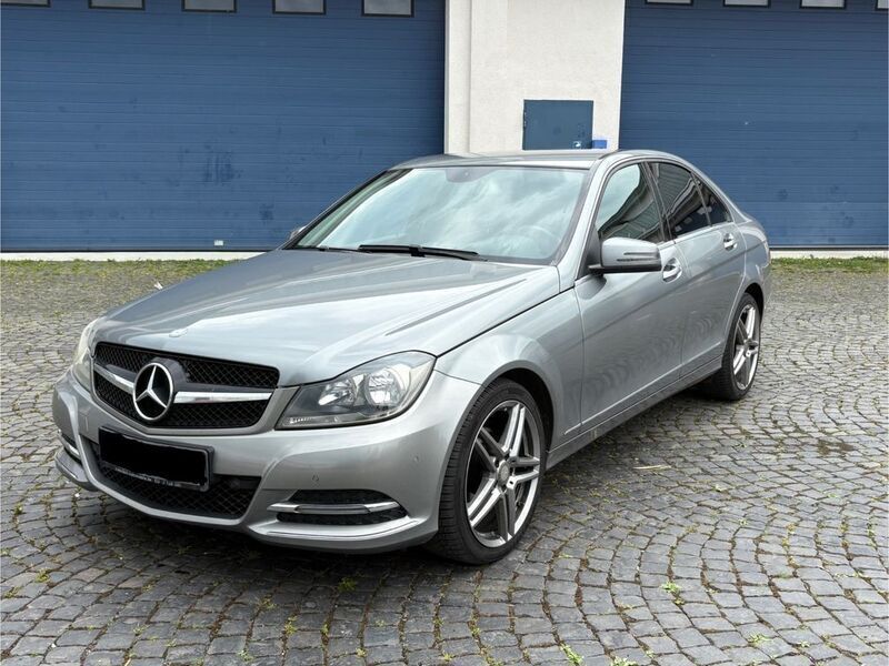 Silber Gebraucht 2013 Mercedes C180 Limousine | 10.999 € (Fairer Preis) - Bild 1/4