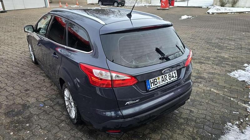 Gebraucht Ford Focus Titanium 116 PS (85 kW) 2012 Grau Kombi