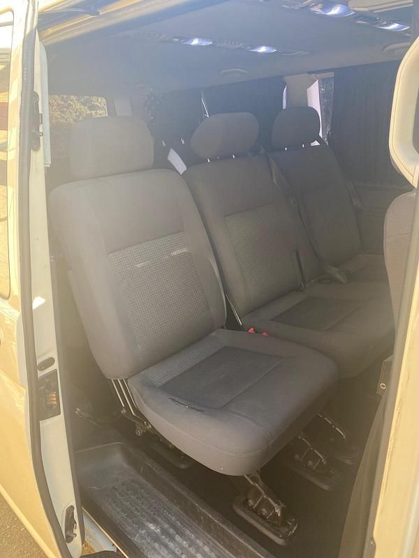 Gebraucht VW Caravelle 130 PS (95 kW) 2009 Beige Van / Kleinbus