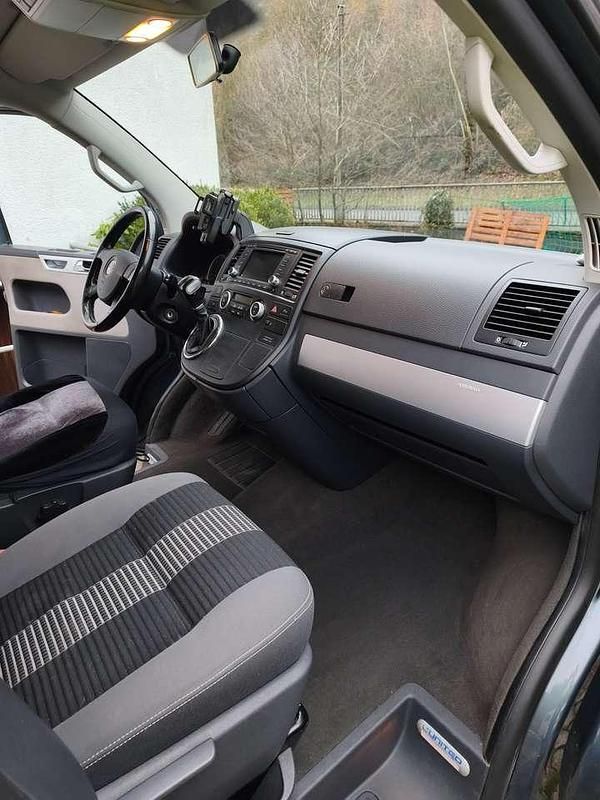 Używany VW Multivan United 174 KM (127 kW) 2009 Minivan