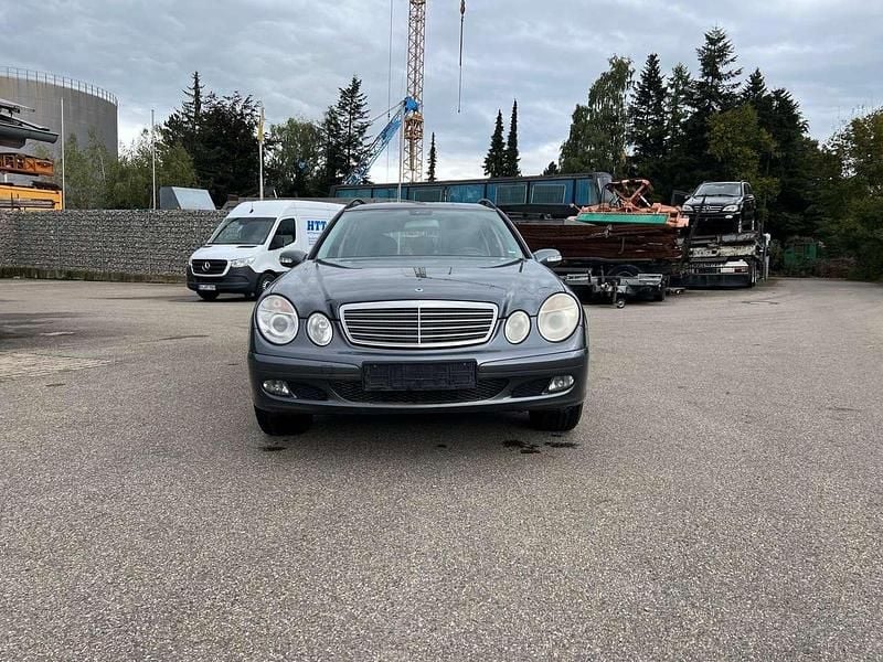 Gebraucht Mercedes E200 163 PS (119 kW) 2005 Flintgrau  metalliclack Kombi
