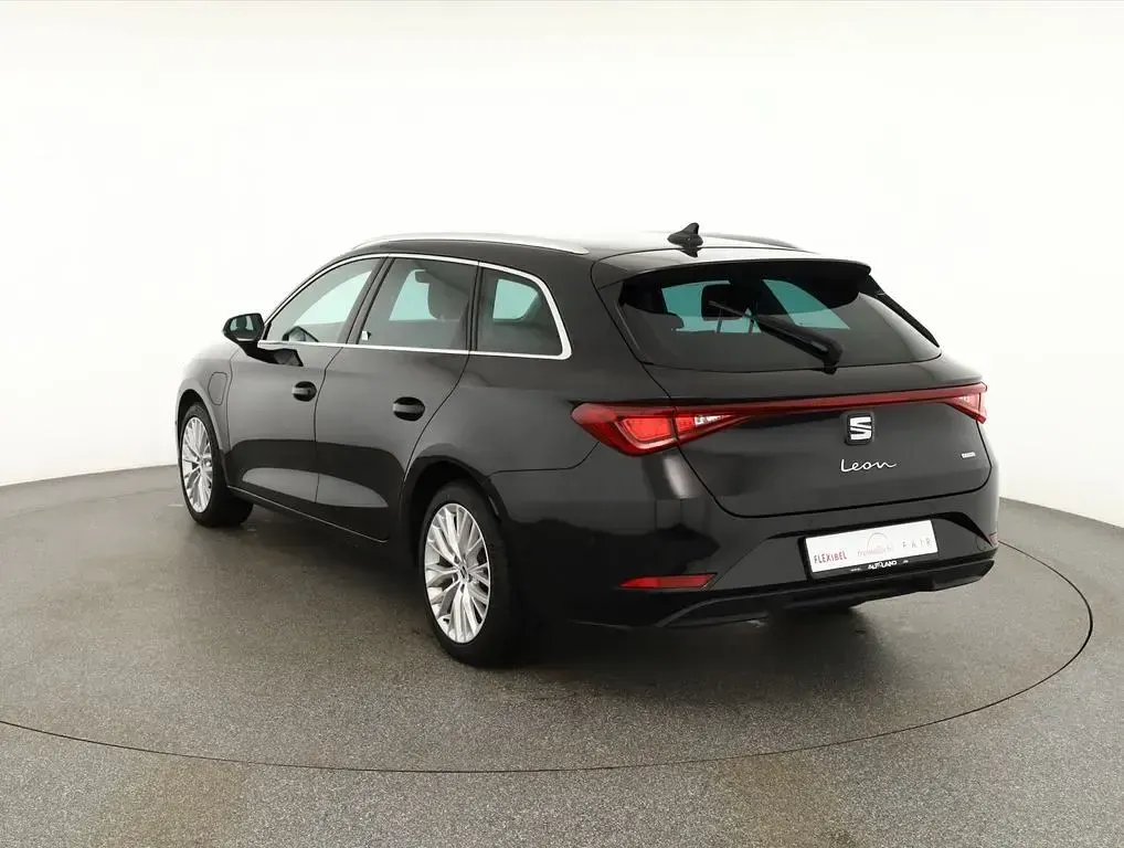 Gebraucht Seat Leon ST FR 204 PS (150 kW) 2023 Mitternachtschwarz Kombi