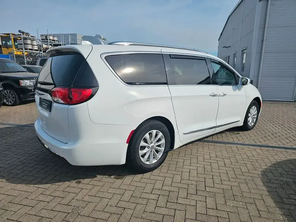 Usata Chrysler Pacifica 291 CV (214 kW) 2017 Bianco Monovolume