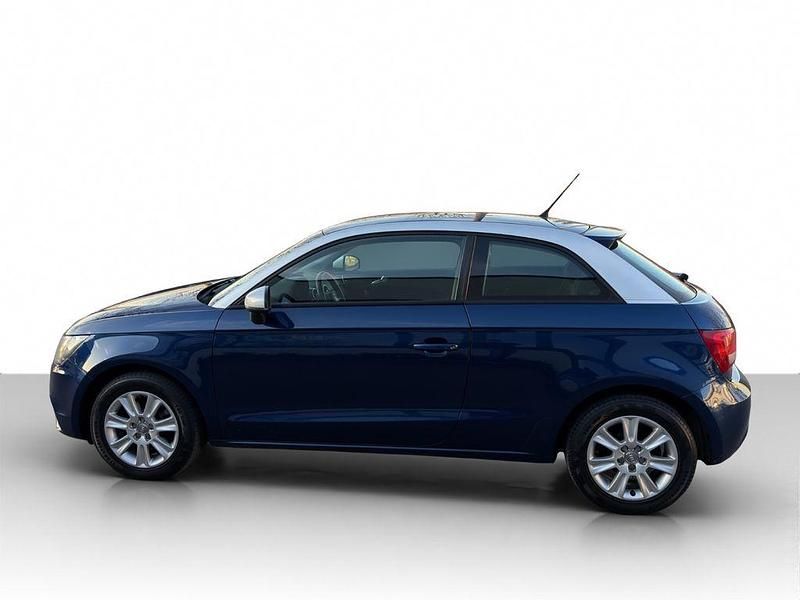 Gebraucht Audi A1 Attraction 122 PS (89 kW) 2011 Blau Kleinwagen