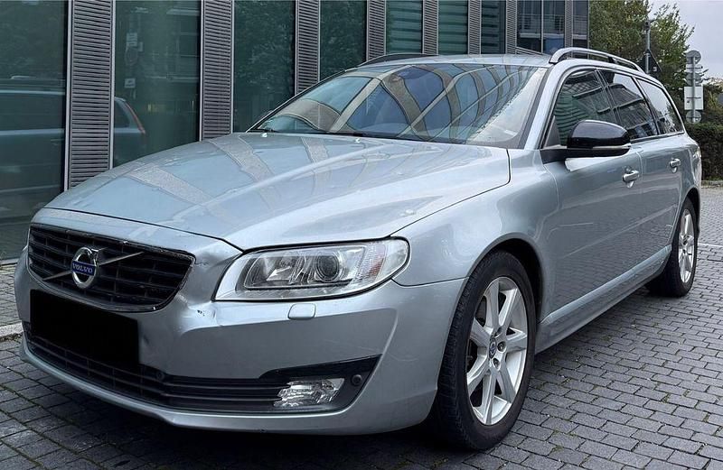Silber Gebraucht 2015 Volvo V70 Kombi | 11.999 € (Superpreis) - Bild 1/4