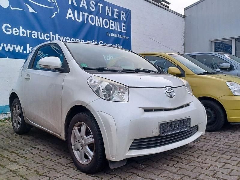 White pearl cs Gebraucht 2011 Toyota iQ Kleinwagen | 4.750 € (Fairer Preis) - Bild 1/4
