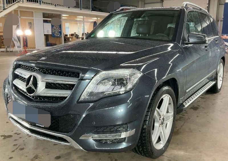 Grau Gebraucht 2015 Mercedes GLK220 SUV | 27.480 € - Bild 1/4