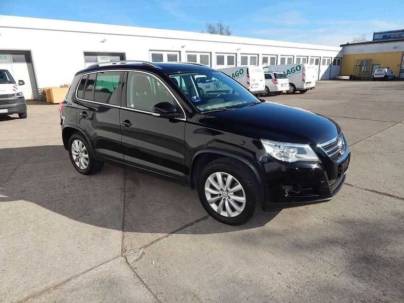Gebraucht VW Tiguan Team 140 PS (102 kW) 2011 Deep black perleffekt SUV