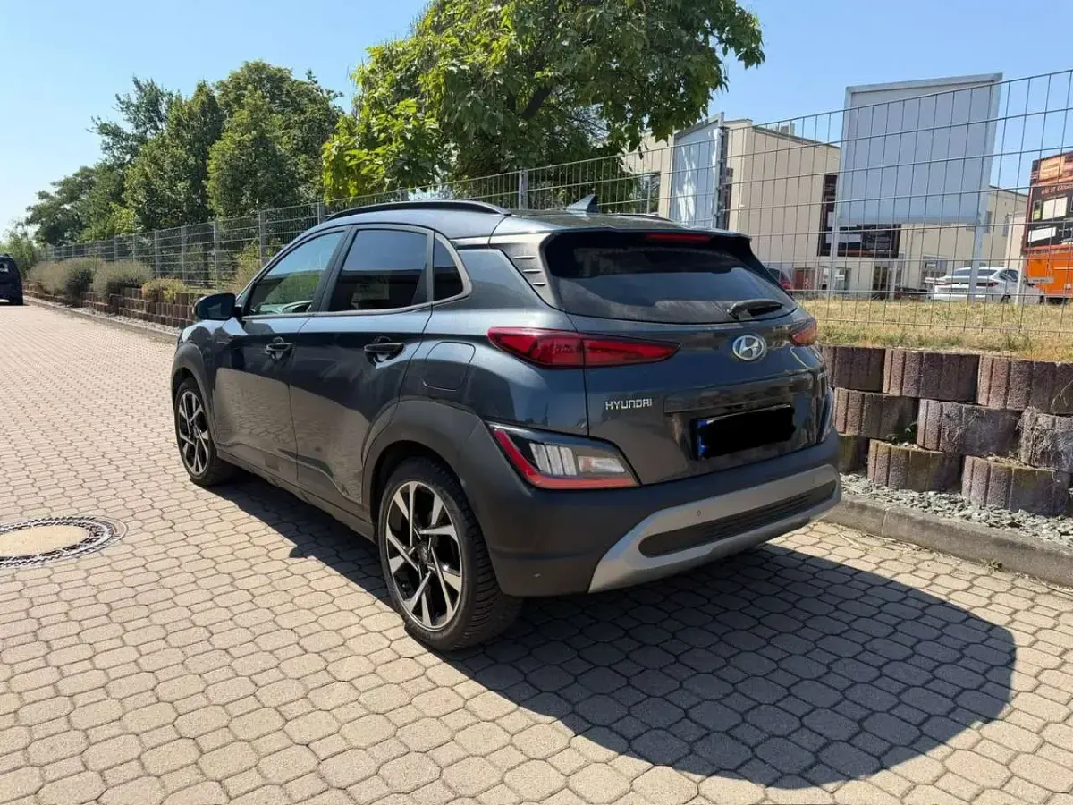 Gebraucht Hyundai Kona Pure 120 PS (88 kW) 2021 Dark knight SUV