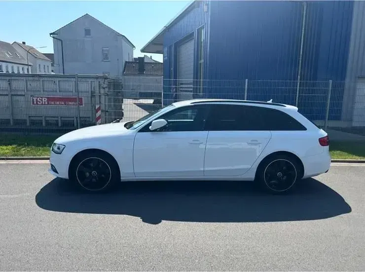 Gebraucht Audi A4 Premium 143 PS (105 kW) 2012 Weiß Kombi