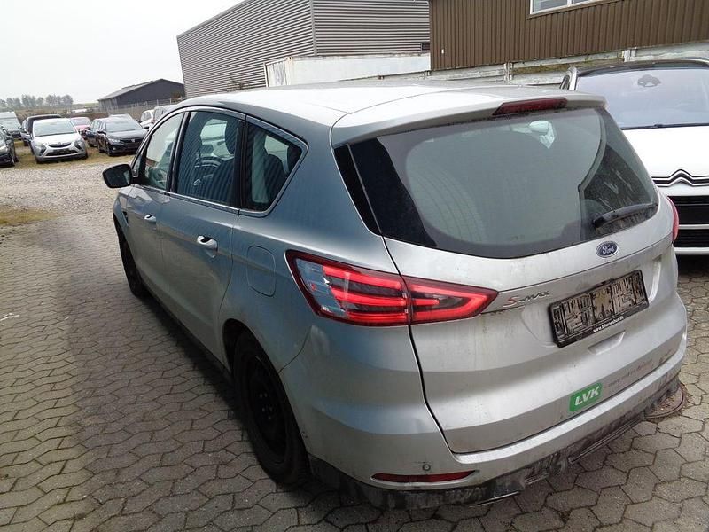 Gebraucht Ford S-MAX Titanium 190 PS (139 kW) 2019 Silber Van / Kleinbus