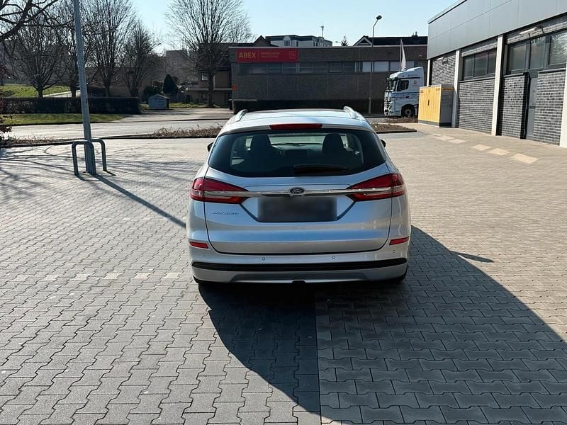Gebraucht Ford Mondeo Titanium 150 PS (110 kW) 2020 Silber Kombi