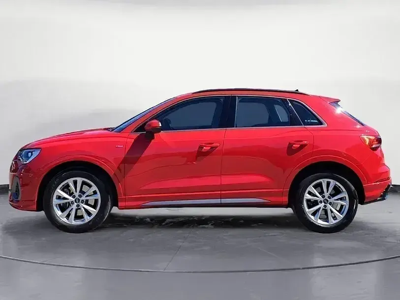 Gebraucht Audi Q3 S-Line 190 PS (139 kW) 2022 Rot SUV
