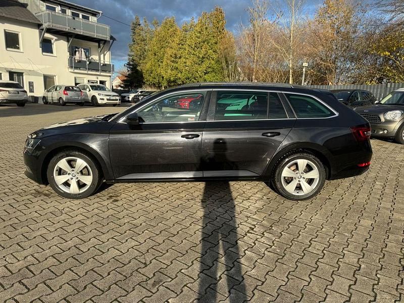 Gebraucht Skoda Superb Ambition 190 PS (139 kW) 2018 Schwarz Kombi