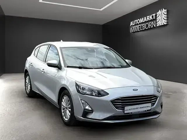 Gebraucht Ford Focus Titanium 120 PS (88 kW) 2021 Silber (metallic) Limousine