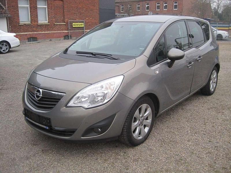 Gebraucht Opel Meriva Design Edition 101 PS (74 kW) 2011 Braun Van / Kleinbus