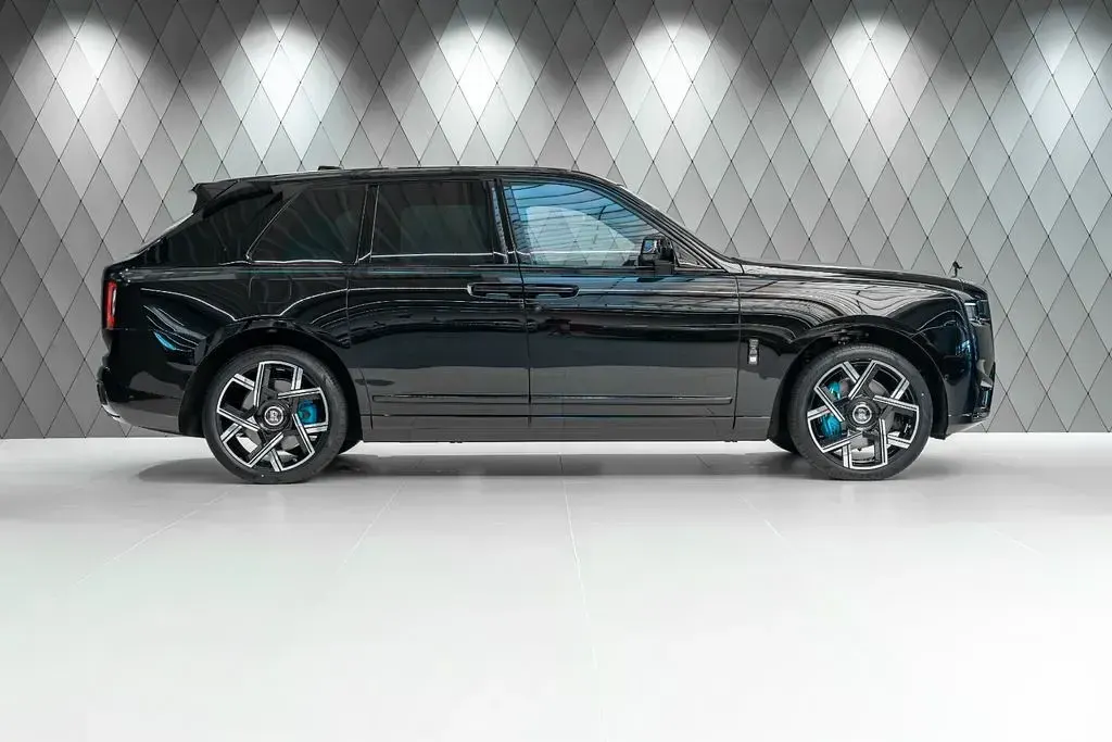 Neu Rolls Royce Cullinan 600 PS (441 kW) 2026 Schwarz SUV